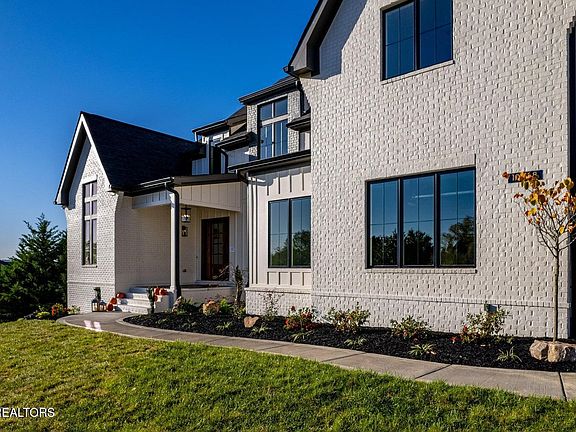 3rd image of 12368 Vista Brook Ln