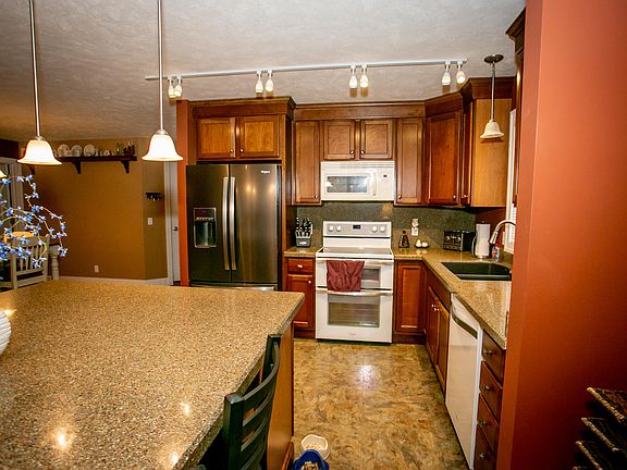 4th image of 14804 Woodswalk Ct #17