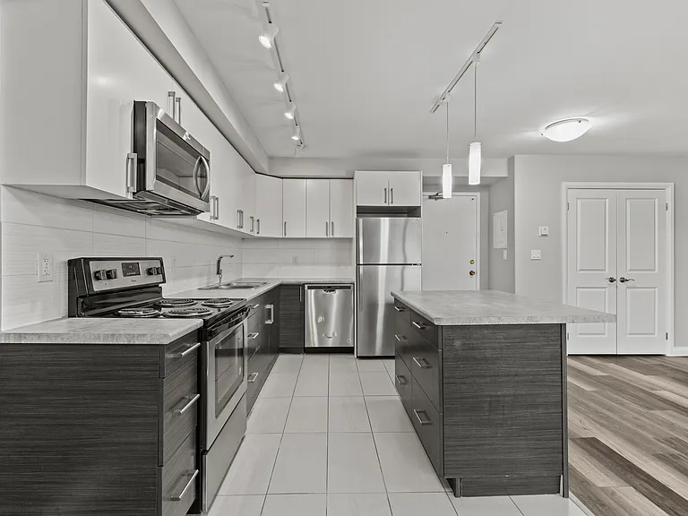 483 Linwell Rd — Photo 3
