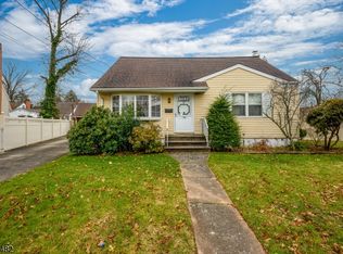 738 Rodgers Ct, Rahway, NJ 07065