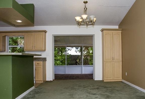4th image of 3325 Woodland Dr