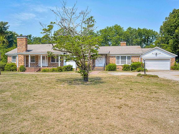 3rd image of 919 Wildwood Rd