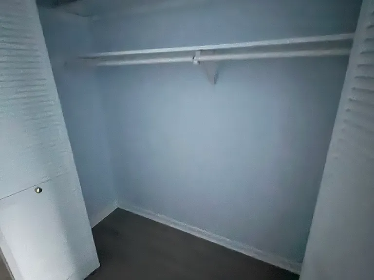 931 NW Sunset Dr #4 — Photo 2