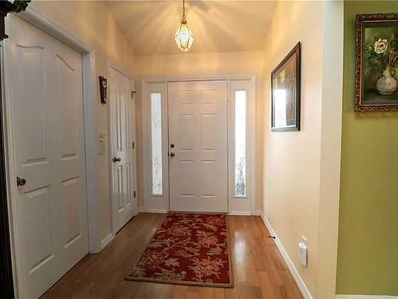 4th image of 217 Carrera Dr