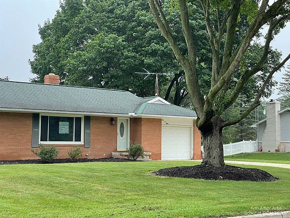 2nd image of 908 River Acres Dr