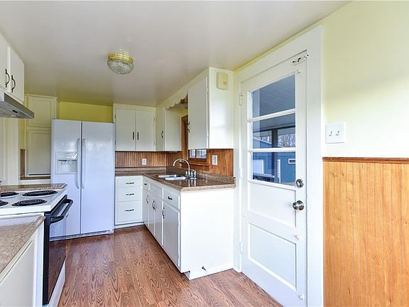 5th image of 16162 Milton Ave