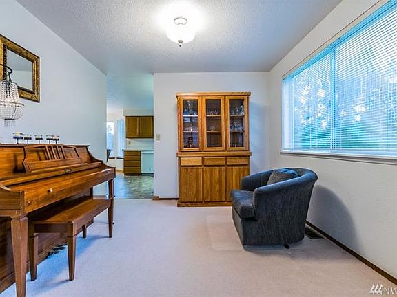 4th image of 2806 31st Street Pl SE