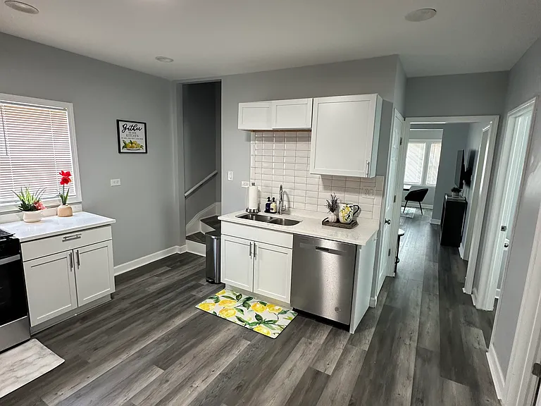3320 Ernst St — Photo 17