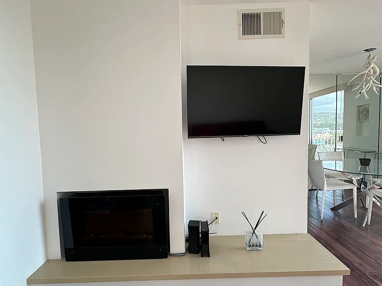 100 S Doheny Dr #923 — Photo 19