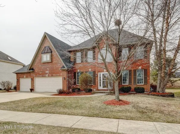 3652 White Eagle Dr, Naperville, IL 60564