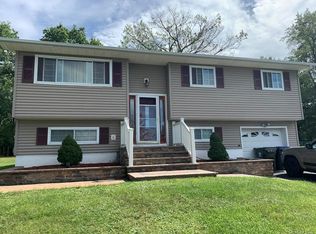 4 Austin Ct, Monroe, NY 10950