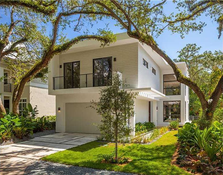 Contemporary Living in Modern Miami