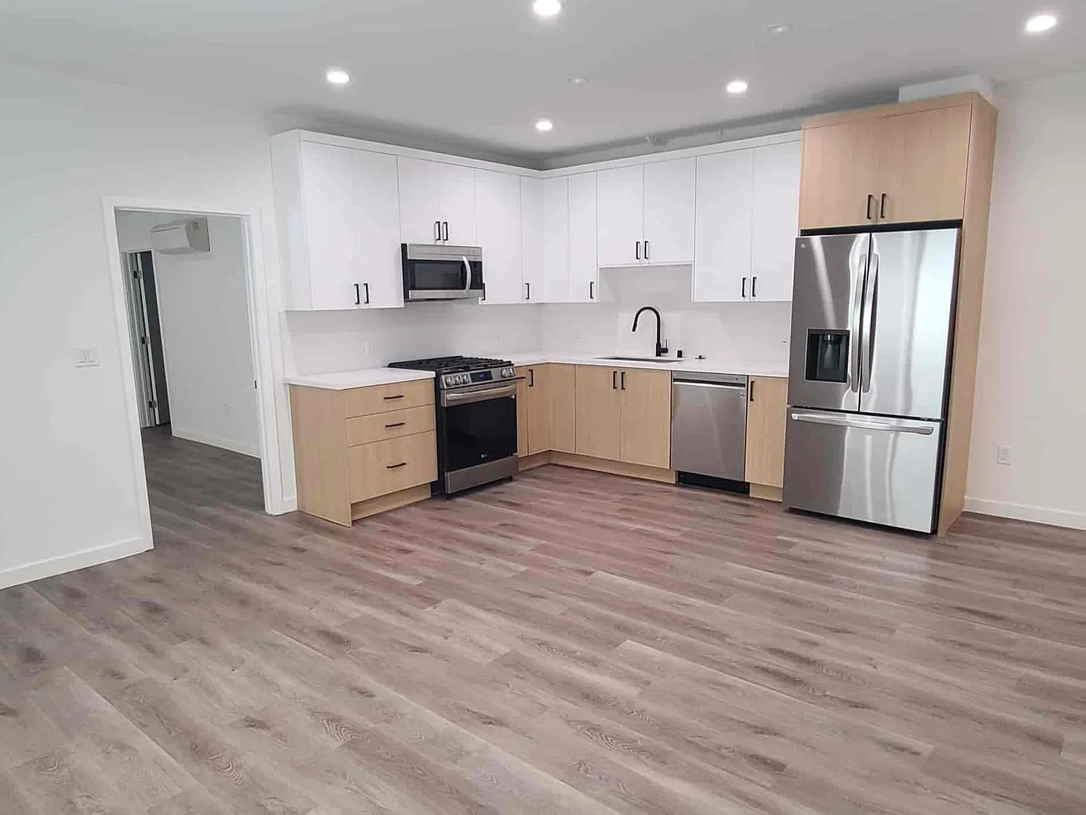 1010 North Spaulding Avenue — Photo 3