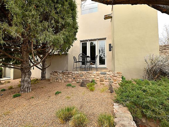 5th image of 211 Callecita Pl APT A