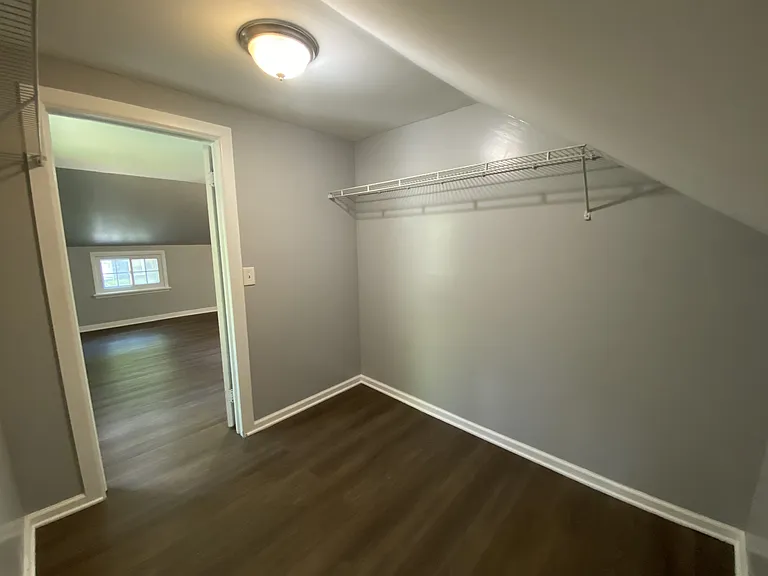 151 Eastmoreland Dr — Photo 11