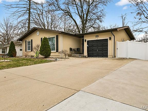 2nd image of 490 Electra Dr