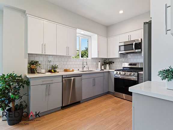 3rd image of 4506 Esmeralda St #1