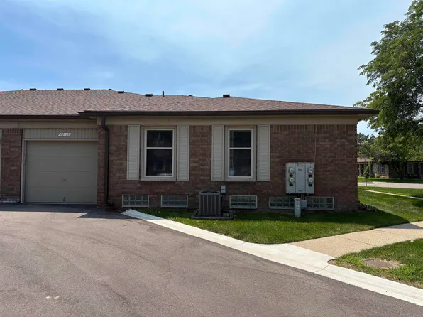 49116 Conway Ct, Shelby Township, MI 48315