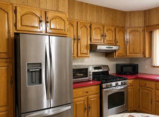 25 Hall St APT 1, Somerville, MA 02144