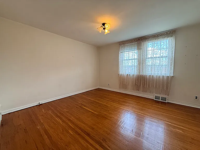 3303 Hartel Ave — Photo 29