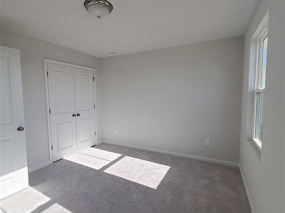 5th image of 6004 Giddings St