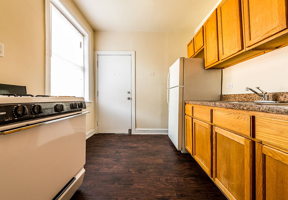 1st image of 212 E 69th Pl #Wait3b