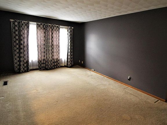 5th image of 2009 Platte Dr
