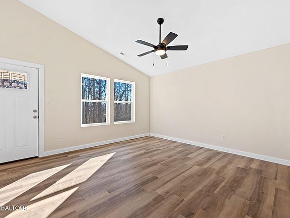 3rd image of 1209 Dakota Ave NW