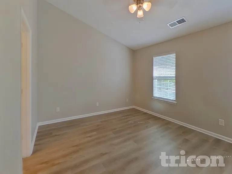 929 Corvus Ct — Photo 5
