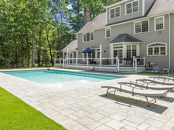2nd image of 24 Thornberry Ln