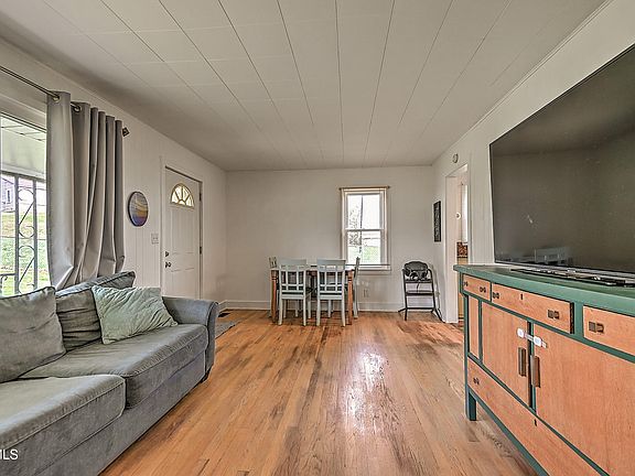 5th image of 1017 Harding Ave