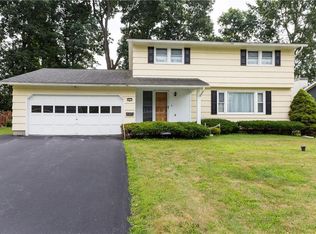 4012 Bel Harbor Dr, Liverpool, NY 13090
