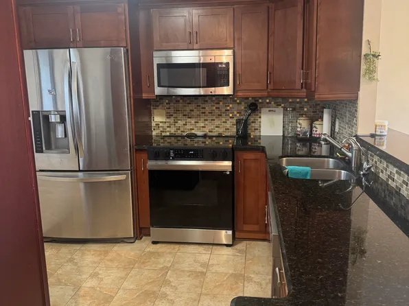 3750 NE 169th St, North Miami Beach, FL 33160