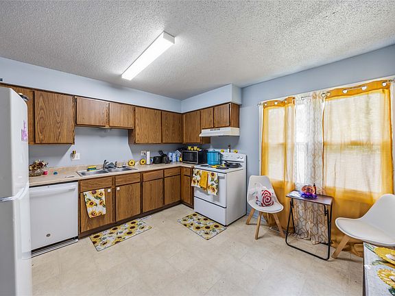 5th image of 707 & 715 E McKinley Ave