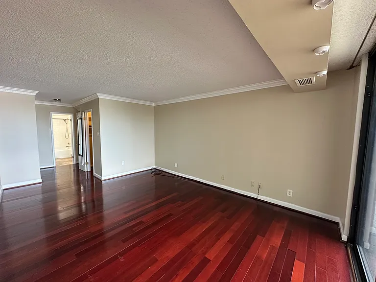 1800 Old Meadow Rd #717 — Photo 8