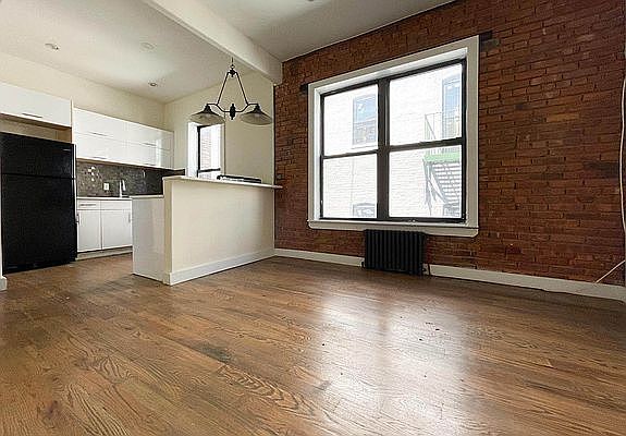 1st image of 553 Howard Ave APT 12
