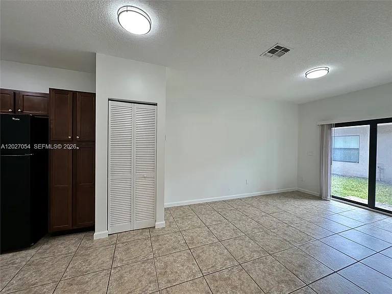 1035 NE 10th Ave #1 — Photo 18