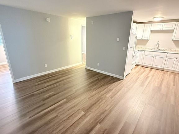 2nd image of 301 26th Ave S #5