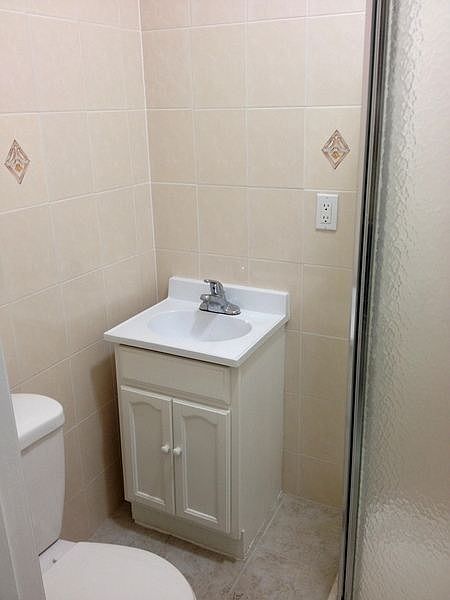 2nd image of 1442 Myrtle Ave