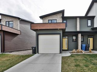 410 NE Highlands Blvd W #1, Lethbridge, AB T1J 5K5