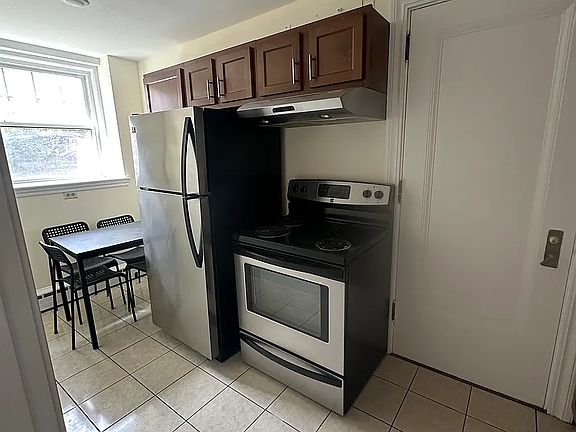 3rd image of 183 Winthrop Rd #3