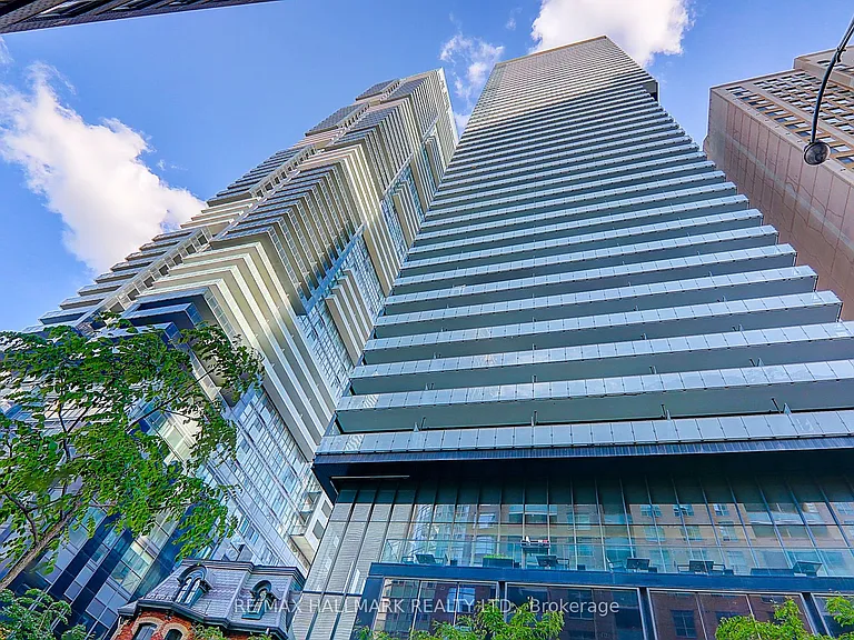 15 Grenville St #1406 — Photo 1