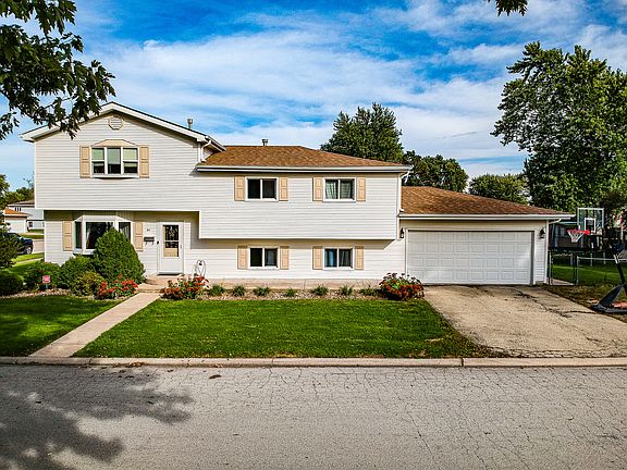 2nd image of 31 Hilltop Dr