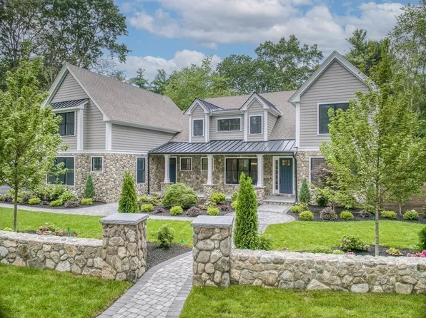 58 Wilson Rd, Bedford, MA 01730