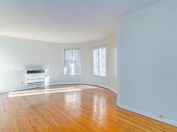 2nd image of 2001 Alameda Ave #C
