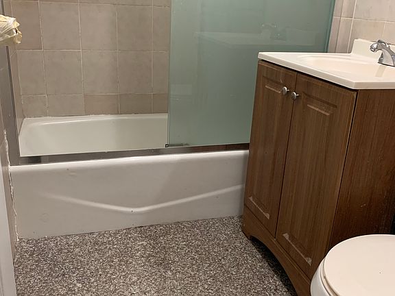 5th image of 2663 E 13th St