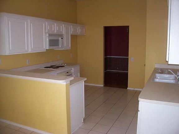 3rd image of 1430 Murphy Dr