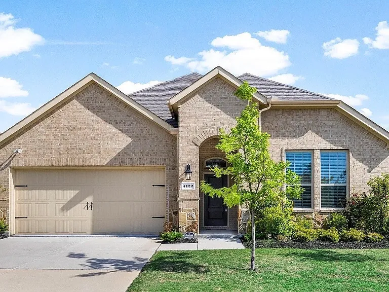 4122 Ellinger Dr — Photo 1