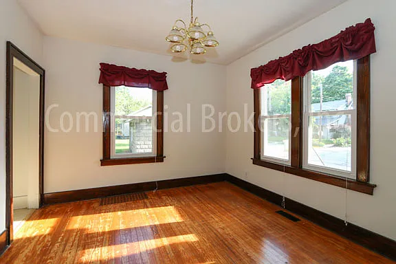 850 N Salisbury St — Photo 23