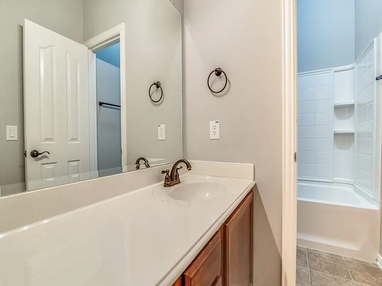 1410 Cedar Ridge Dr — Photo 17